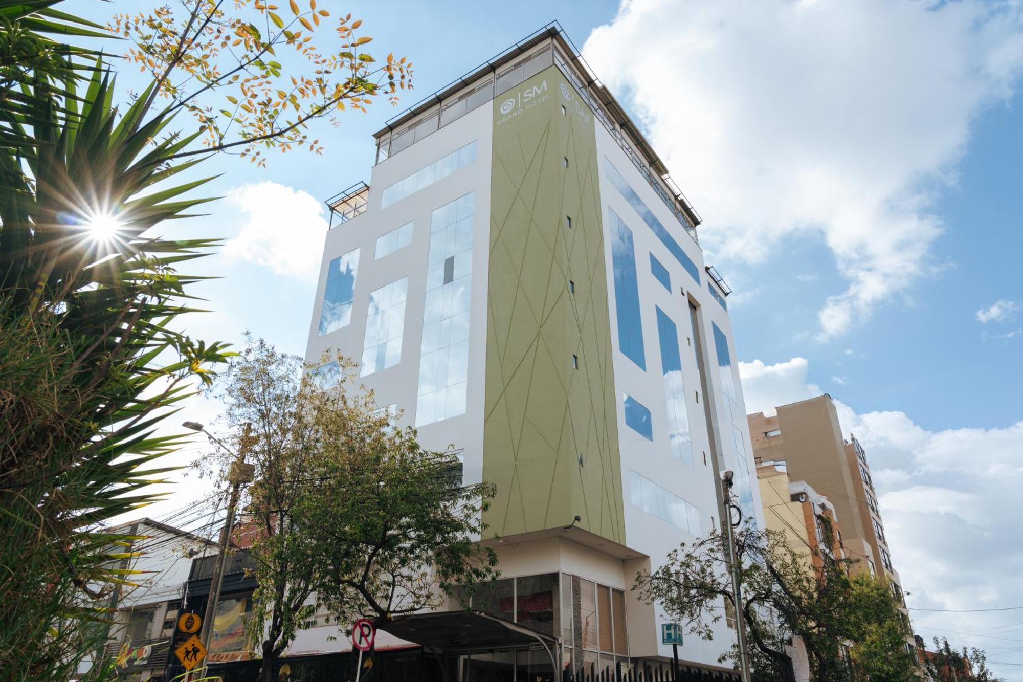 Hotel Grand Plaza Corferias Bogotá Esterno foto