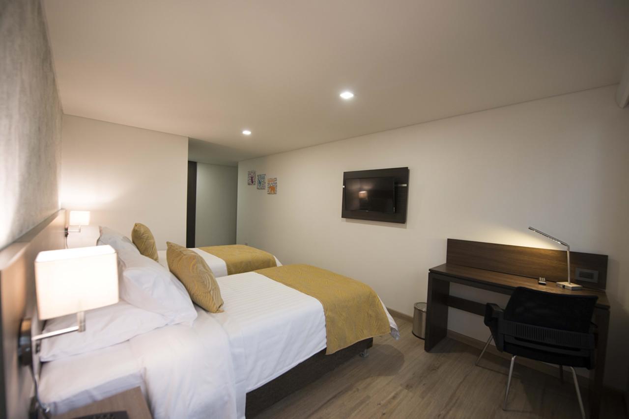 Hotel Grand Plaza Corferias Bogotá Esterno foto