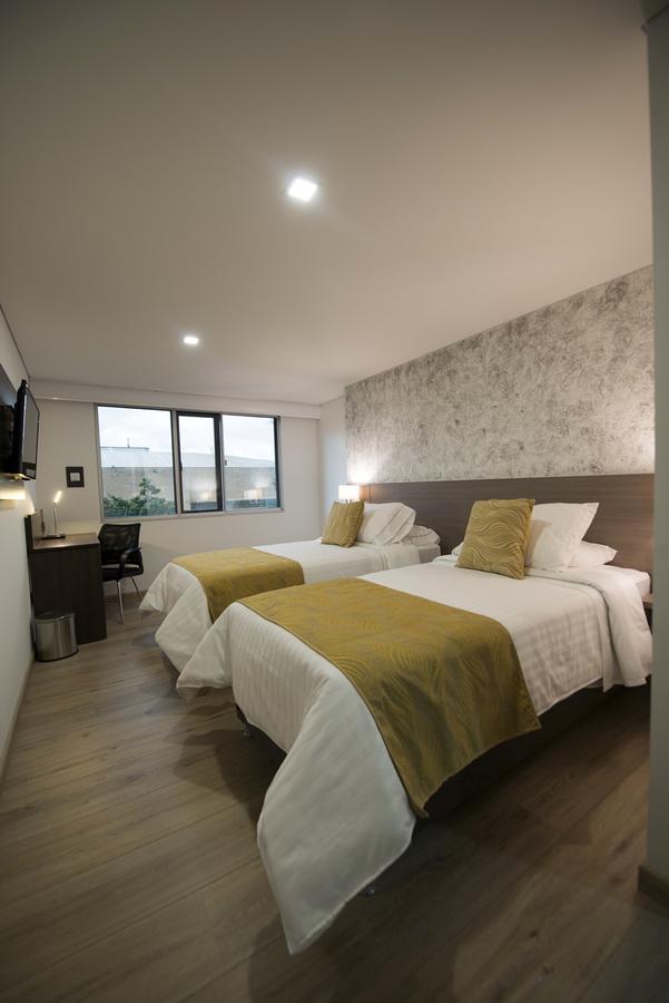 Hotel Grand Plaza Corferias Bogotá Esterno foto