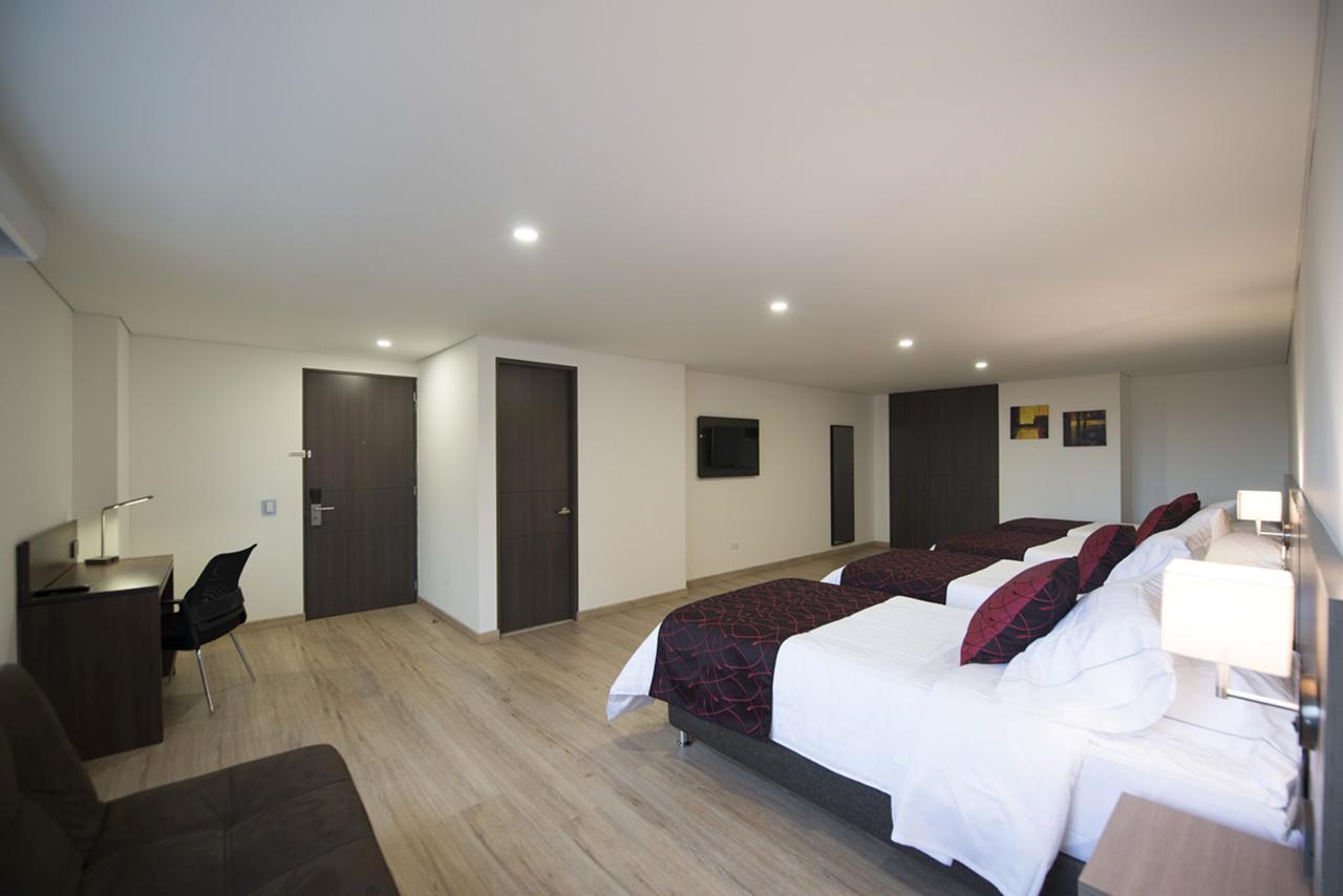 Hotel Grand Plaza Corferias Bogotá Esterno foto