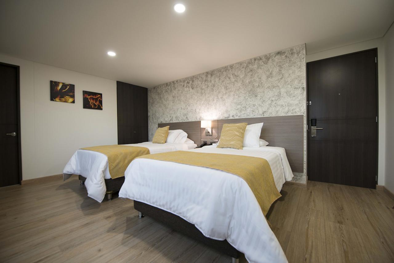 Hotel Grand Plaza Corferias Bogotá Esterno foto