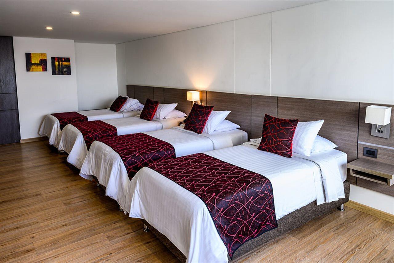 Hotel Grand Plaza Corferias Bogotá Esterno foto